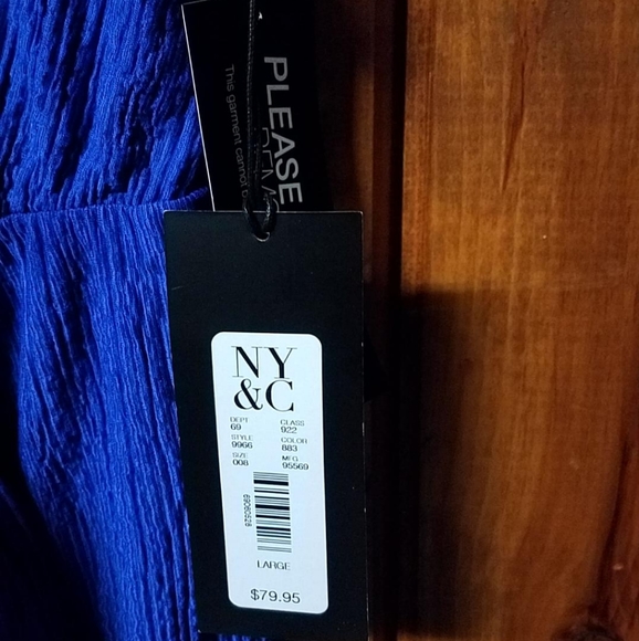 Sleeveless wrap dress - Picture 7 of 12